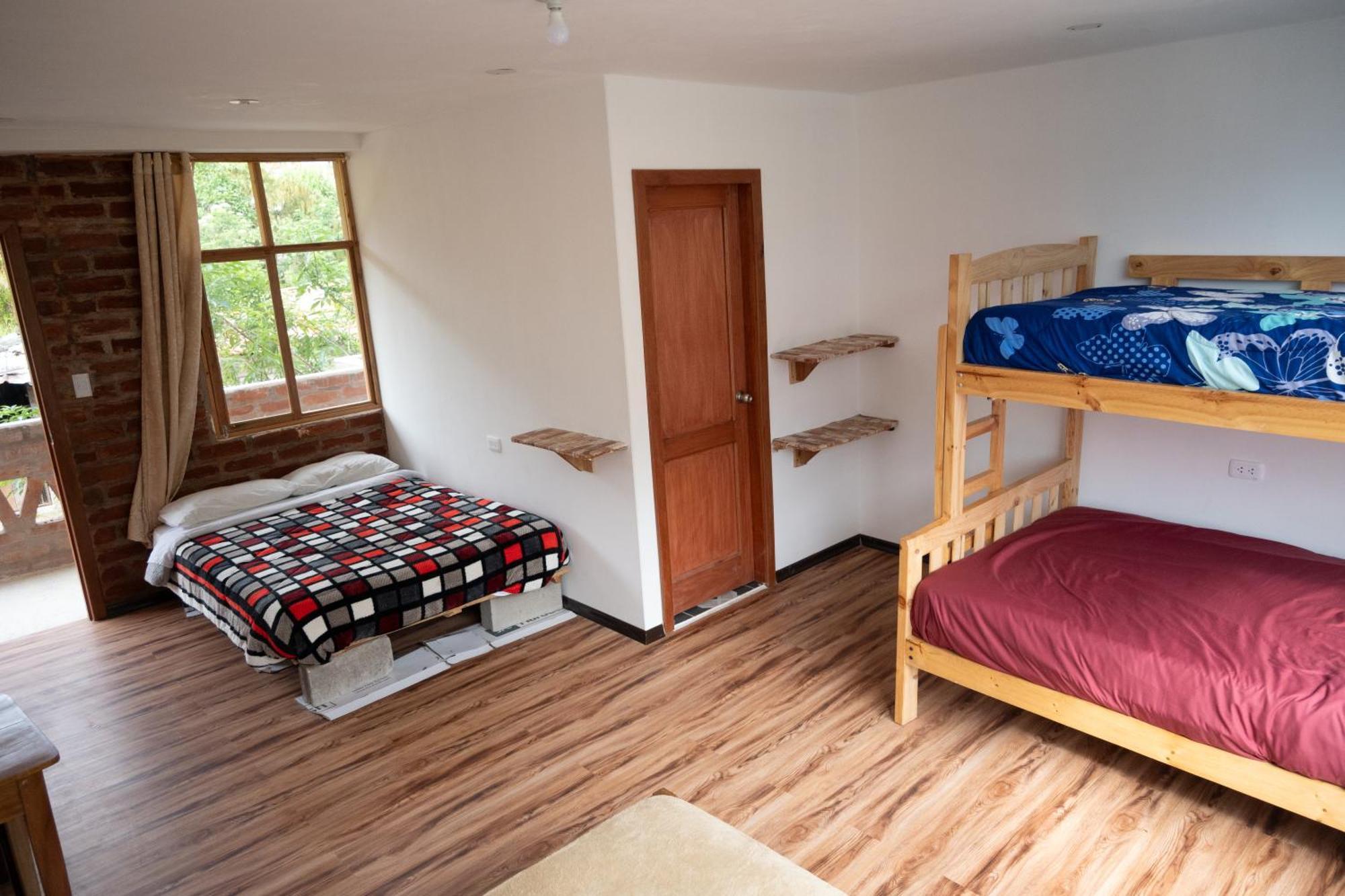 Backpackers-Balcones-River-Lodge 巴尼奥斯 外观 照片