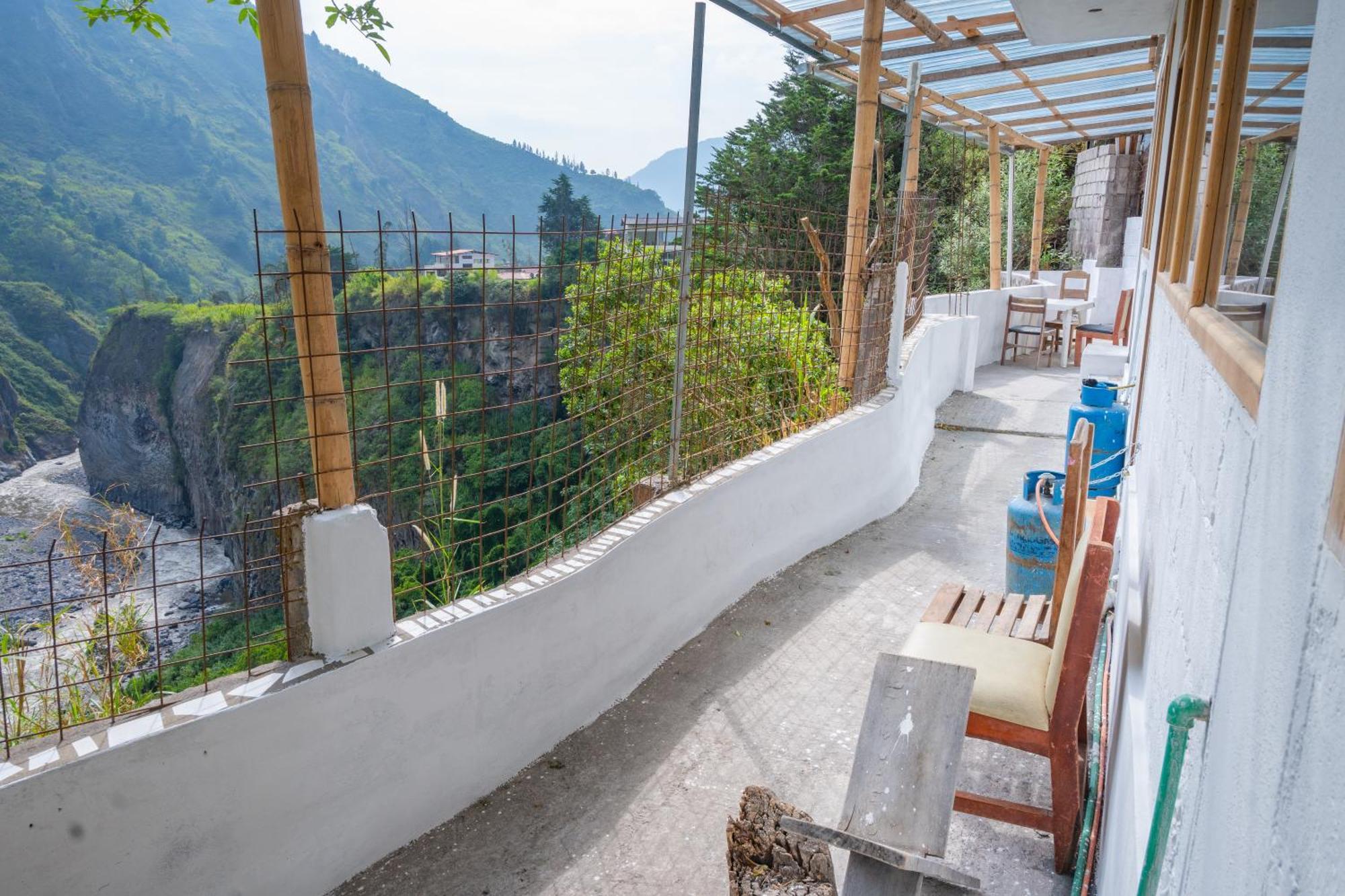 Backpackers-Balcones-River-Lodge 巴尼奥斯 外观 照片